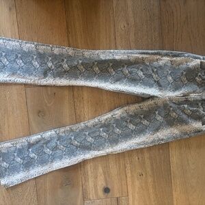 Mother Boa Babe Hustler Flood